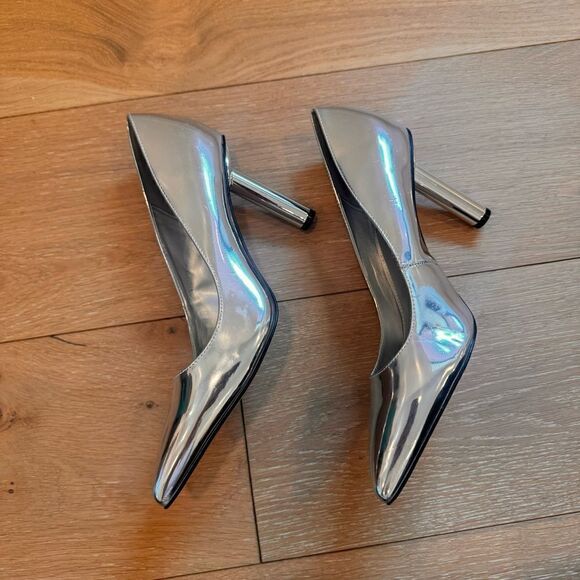 Katy Perry
The Canidee Pump - Silver - Picture 5 of 7